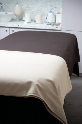 Moorea massage table sheet chocolate-brown 1