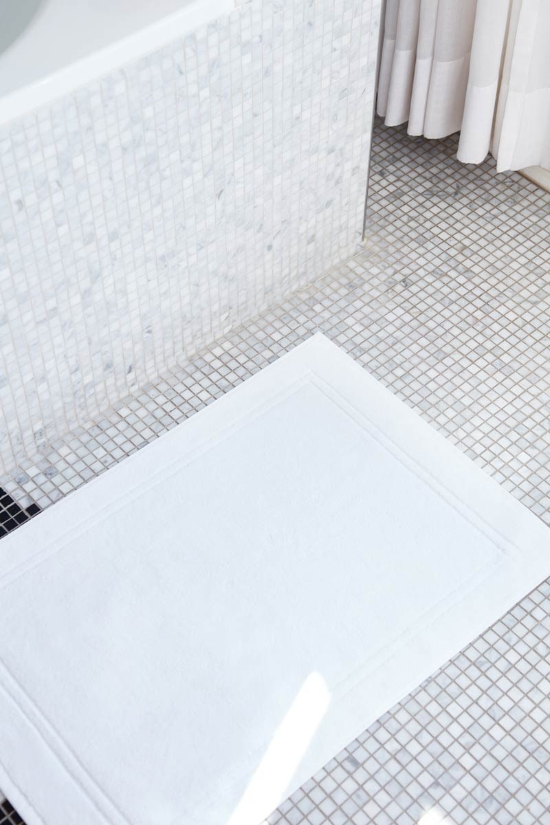 Bath mat white