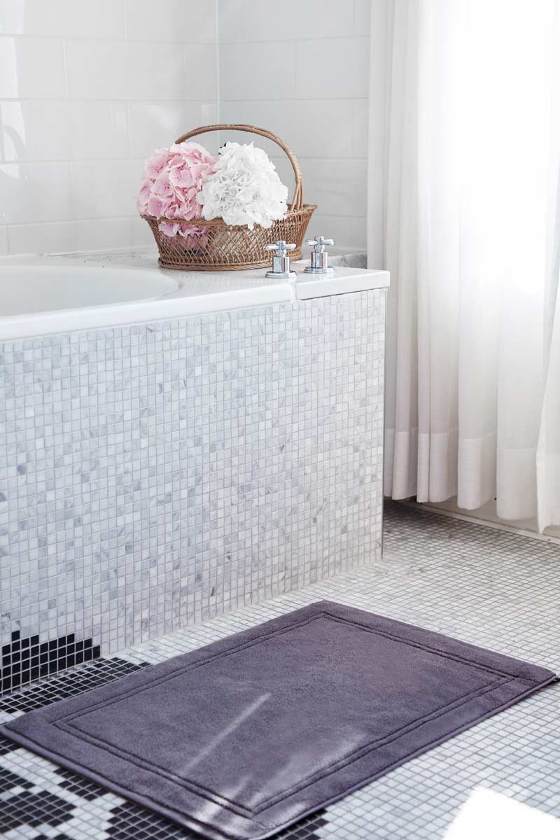 Bath mat grey