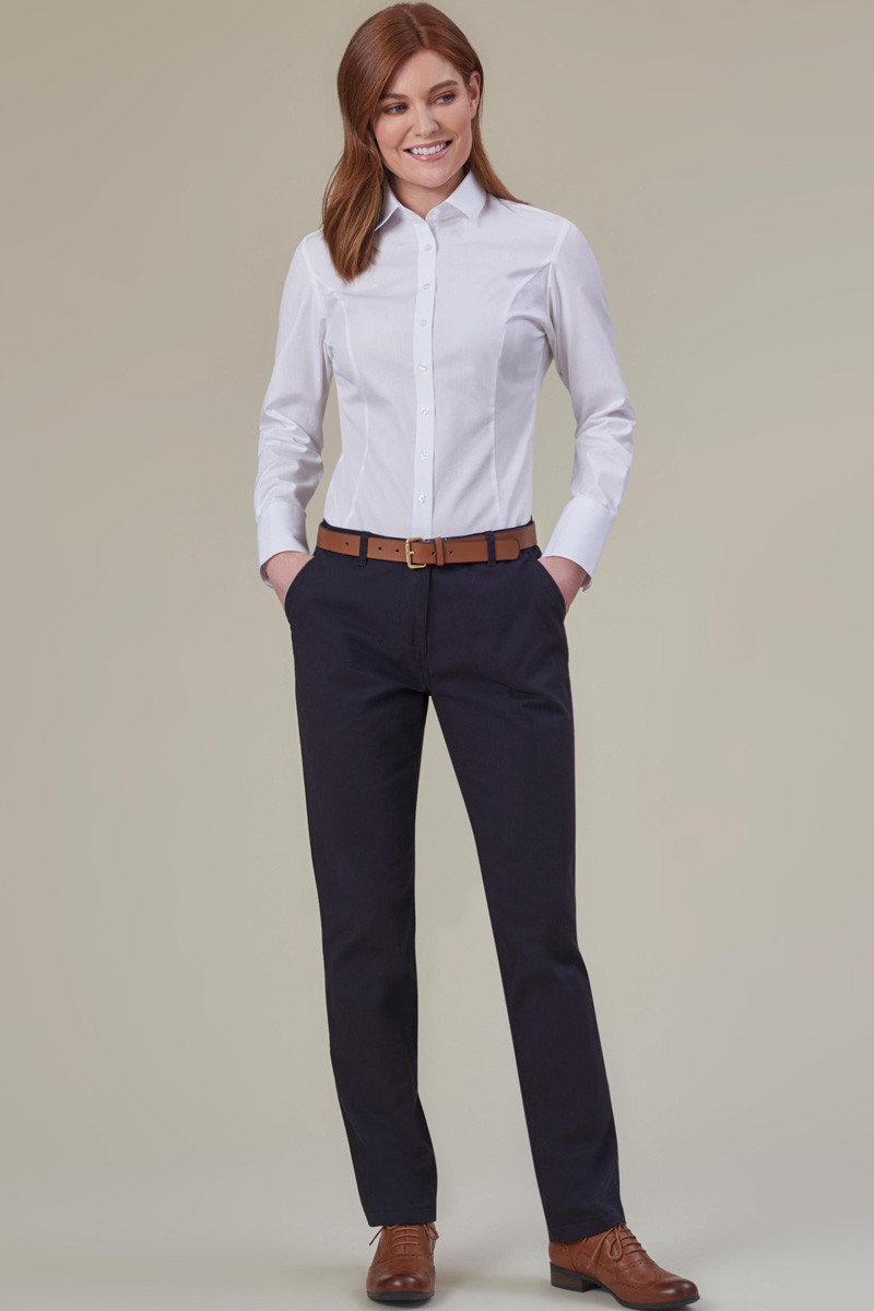 Chemisier femme blanc, réception hôtel