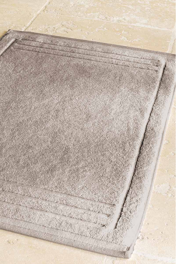 Bath Mat imagine taupe color | Beauty Street